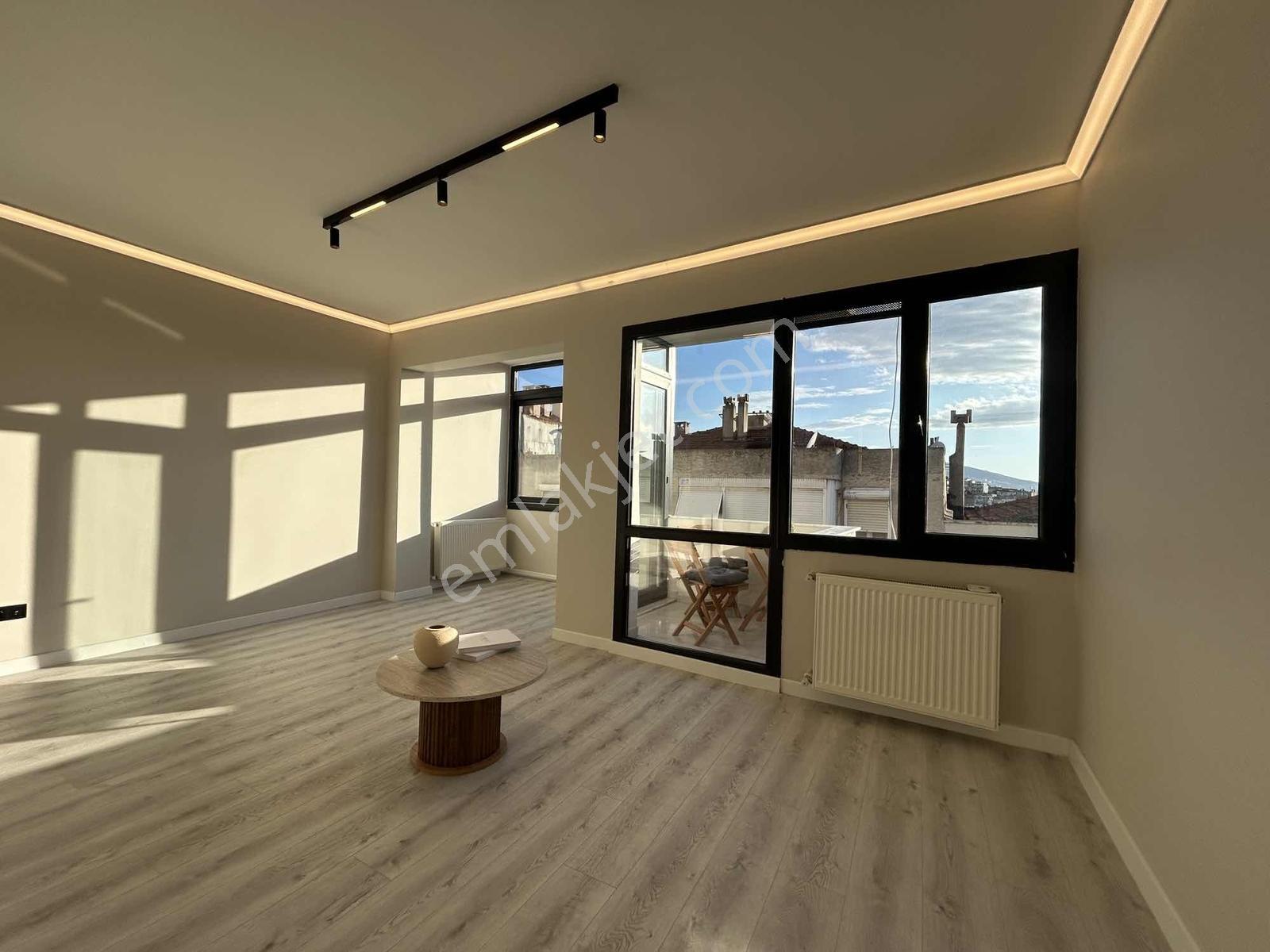 Msg'den Mithatpaşa Cadde Yakını Deniz Gören Arakat 3+1 Lüx Daire — fotoğraf 4