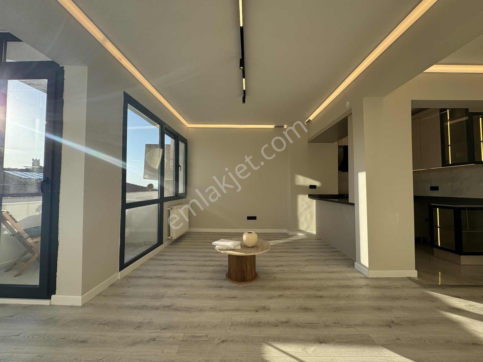 Msg'den Mithatpaşa Cadde Yakını Deniz Gören Arakat 3+1 Lüx Daire — fotoğraf 6