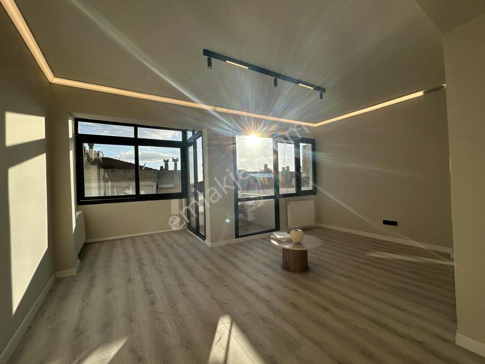 Msg'den Mithatpaşa Cadde Yakını Deniz Gören Arakat 3+1 Lüx Daire — fotoğraf 12