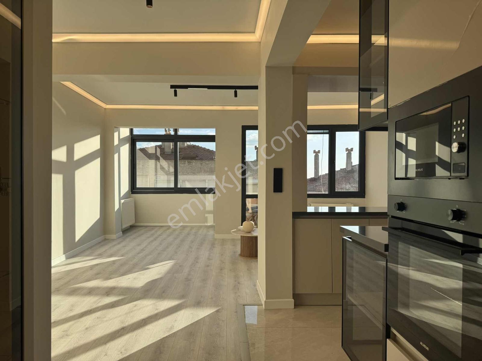 Msg'den Mithatpaşa Cadde Yakını Deniz Gören Arakat 3+1 Lüx Daire — fotoğraf 16