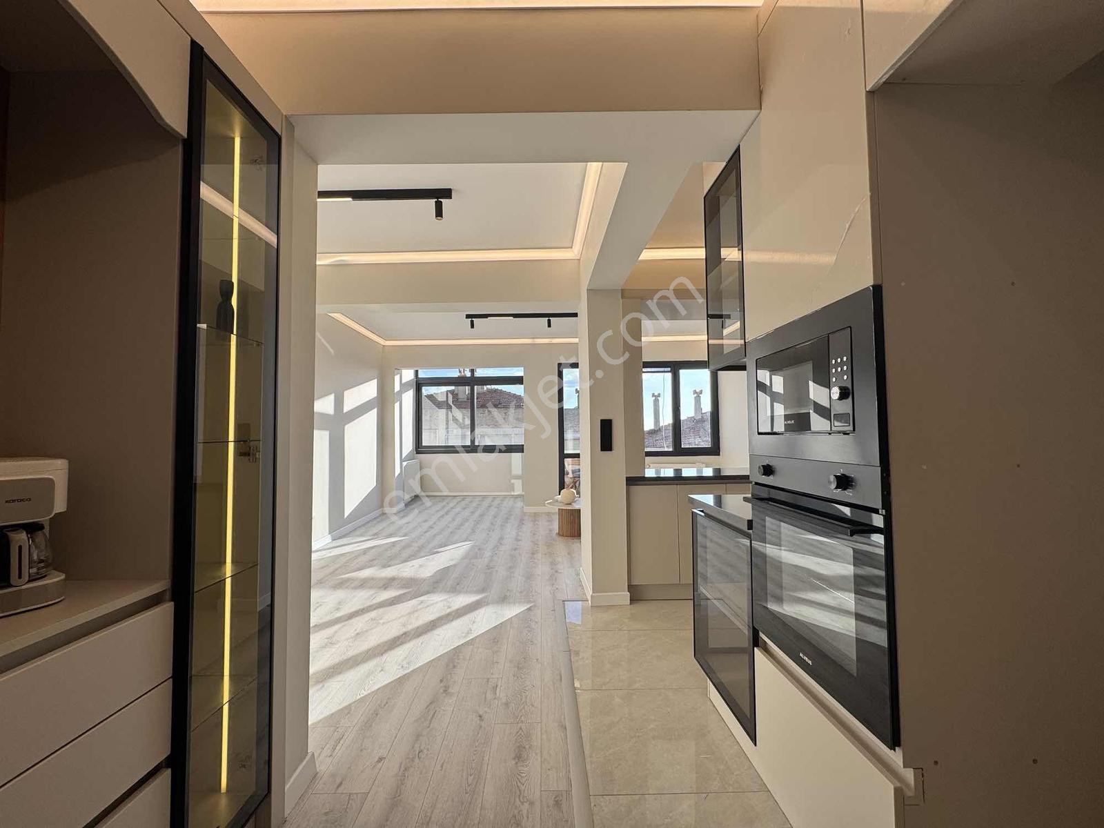 Msg'den Mithatpaşa Cadde Yakını Deniz Gören Arakat 3+1 Lüx Daire — fotoğraf 17