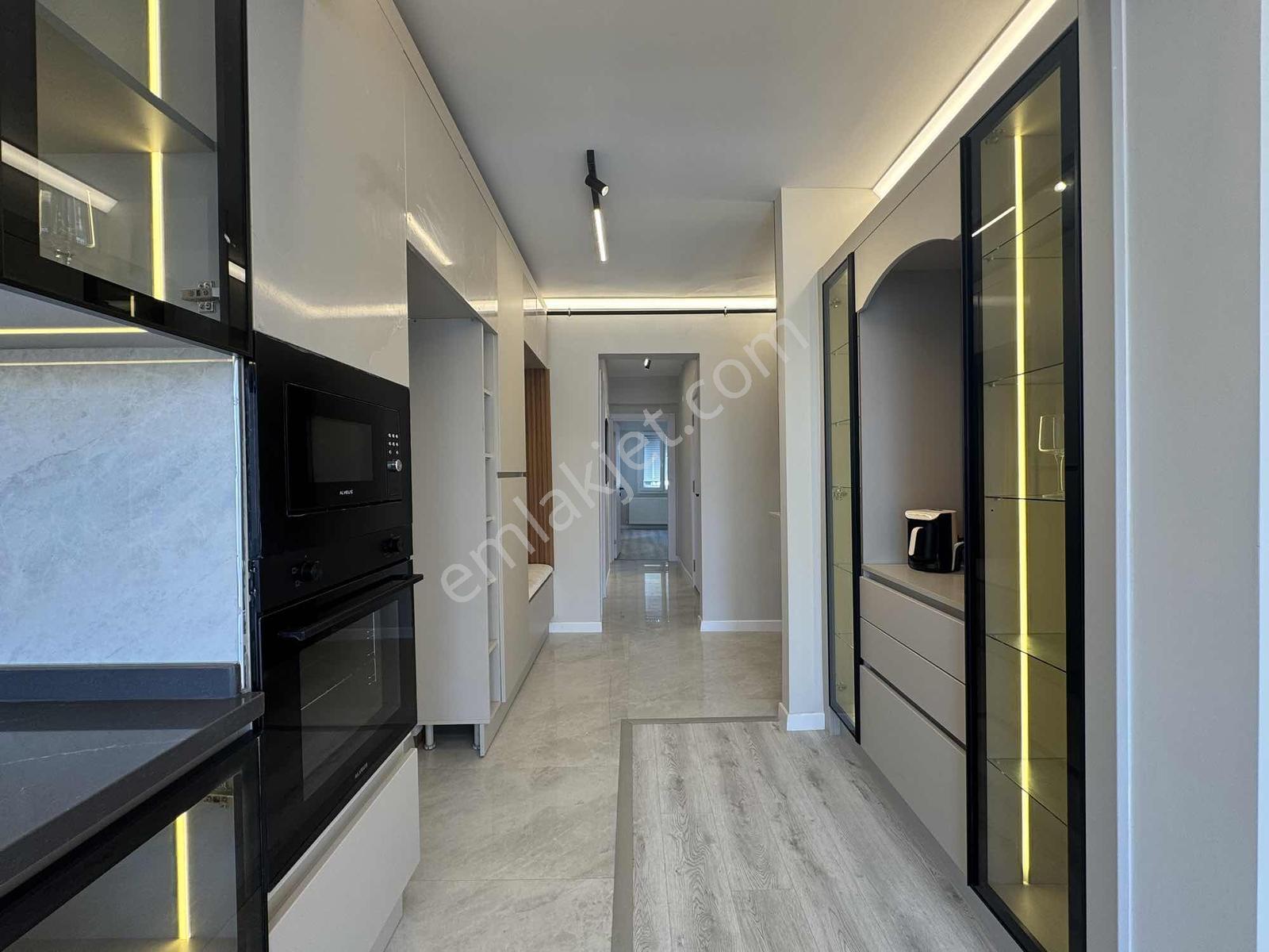 Msg'den Mithatpaşa Cadde Yakını Deniz Gören Arakat 3+1 Lüx Daire — fotoğraf 38