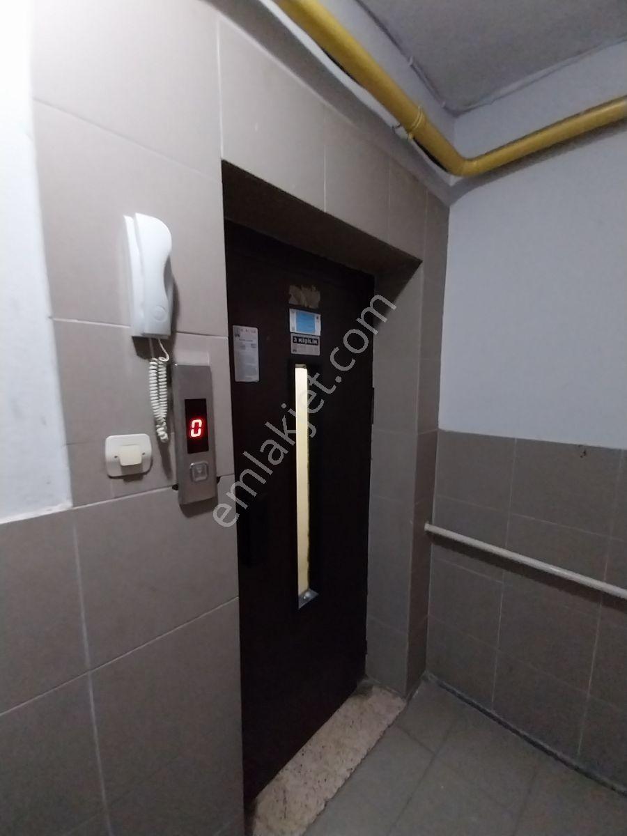 Malta'da Cadde Üzerinde Satılık Arakat Asansörlü 3+1 Daire — fotoğraf 27