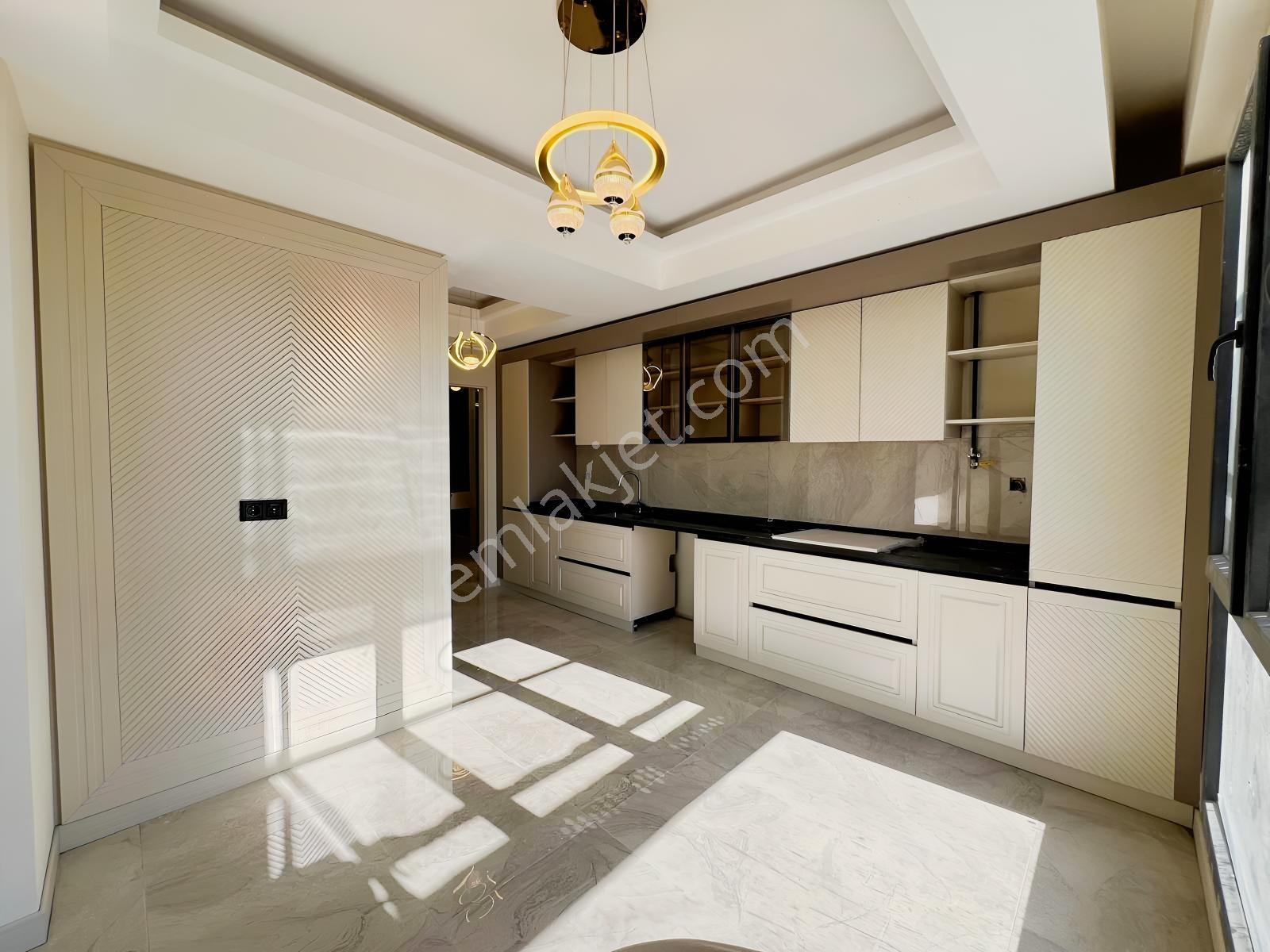 Cezaevi Karşısı Çeysa Goldhanda Havuzlu 2.5+1 Lüks Daire — fotoğraf 2