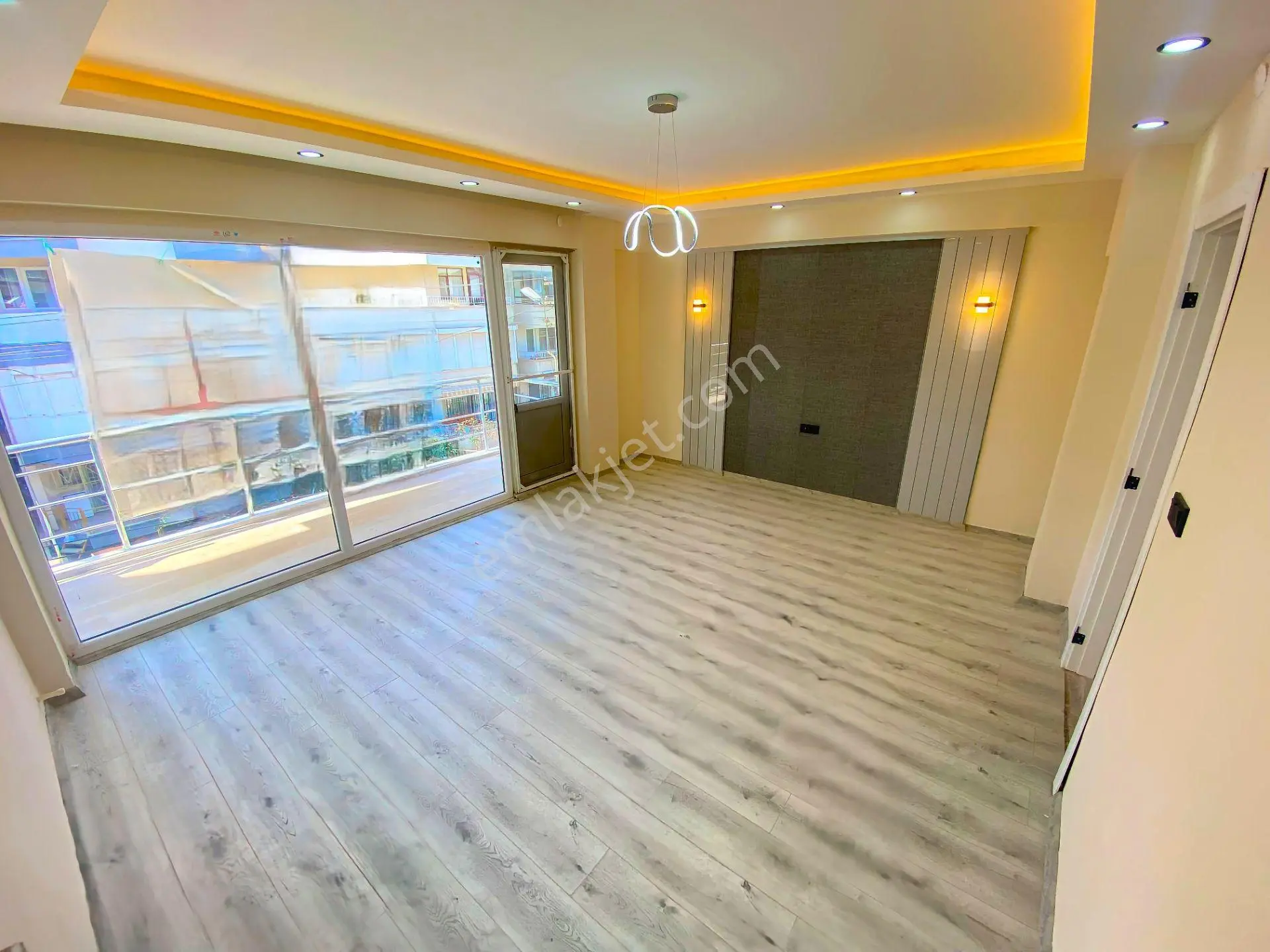 🛑🛑aktiften Akçay Merkez'de Satılık Ebeveyn Banyolu Arakat Harika Tasarım 2+1 Daire — fotoğraf 2