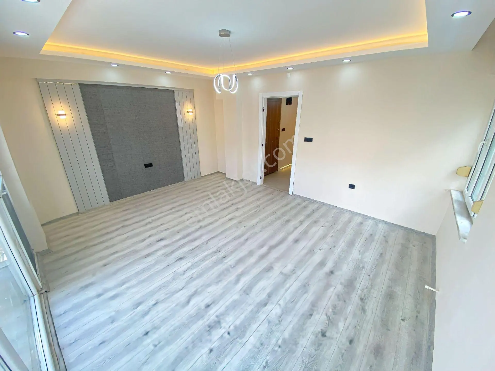 🛑🛑aktiften Akçay Merkez'de Satılık Ebeveyn Banyolu Arakat Harika Tasarım 2+1 Daire — fotoğraf 34