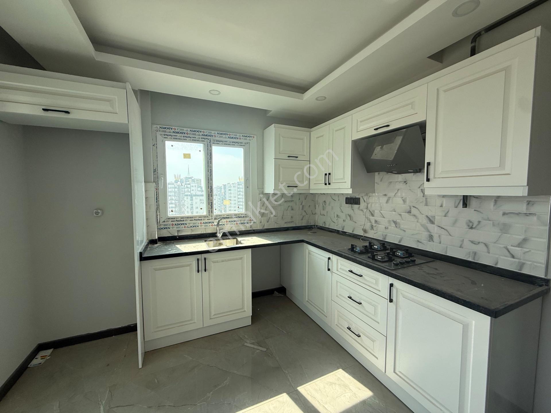 Gürsel Paşa Site İçi Havuzlu Güvenlikli Kombili Kapalı Mutfak Satılık Daire — fotoğraf 3