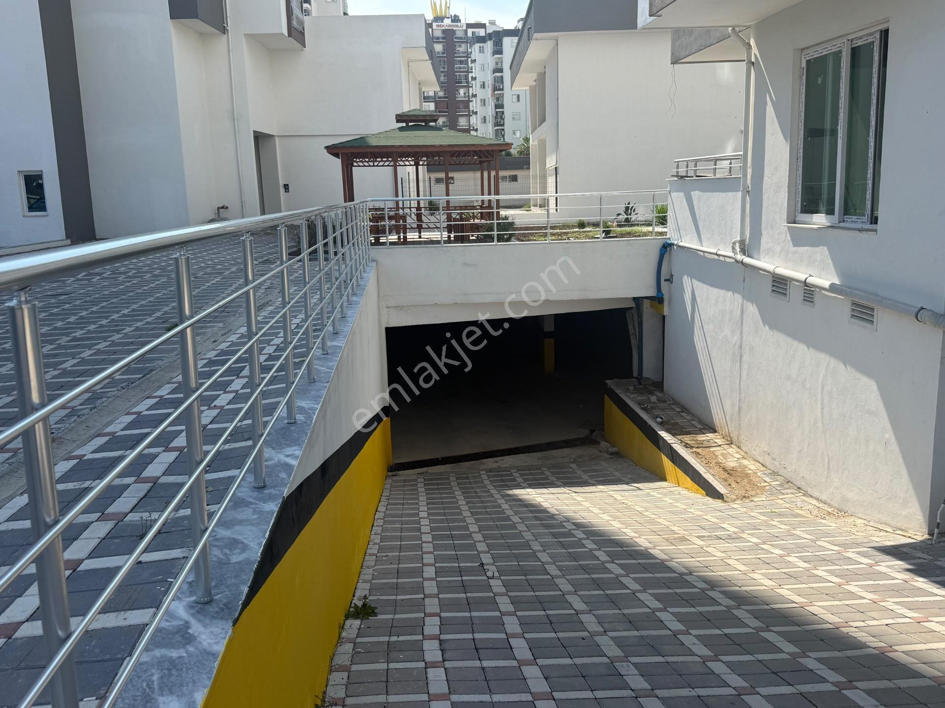Gürsel Paşa Site İçi Havuzlu Güvenlikli Kombili Kapalı Mutfak Satılık Daire — fotoğraf 24
