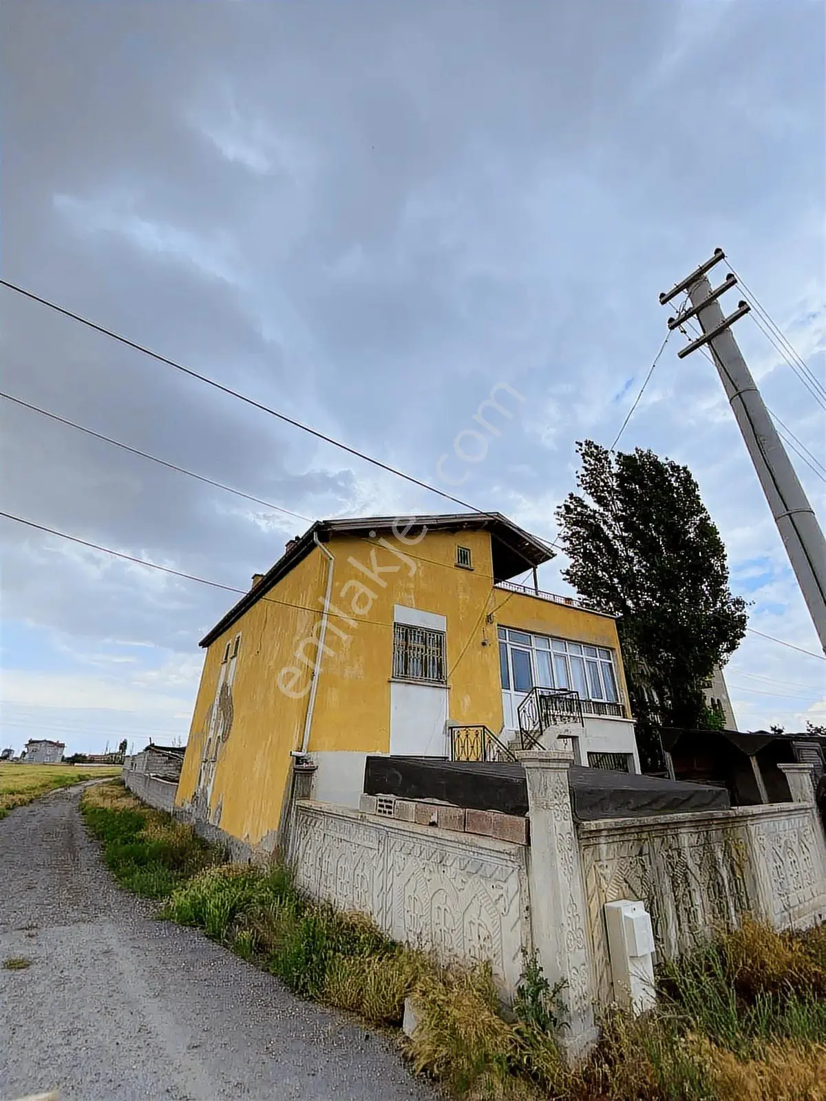 Saraçoğlunda Caddeye Cephe 703m2 Arsa İçinde Satılık Müstakil Ev — fotoğraf 2