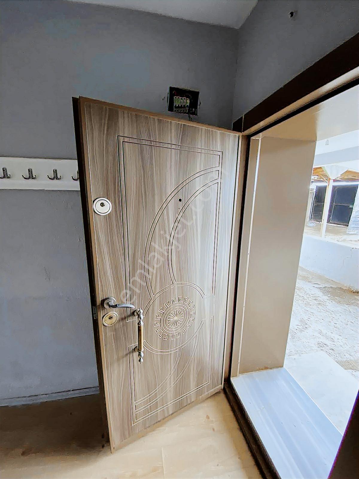 Saraçoğlunda Caddeye Cephe 703m2 Arsa İçinde Satılık Müstakil Ev — fotoğraf 8
