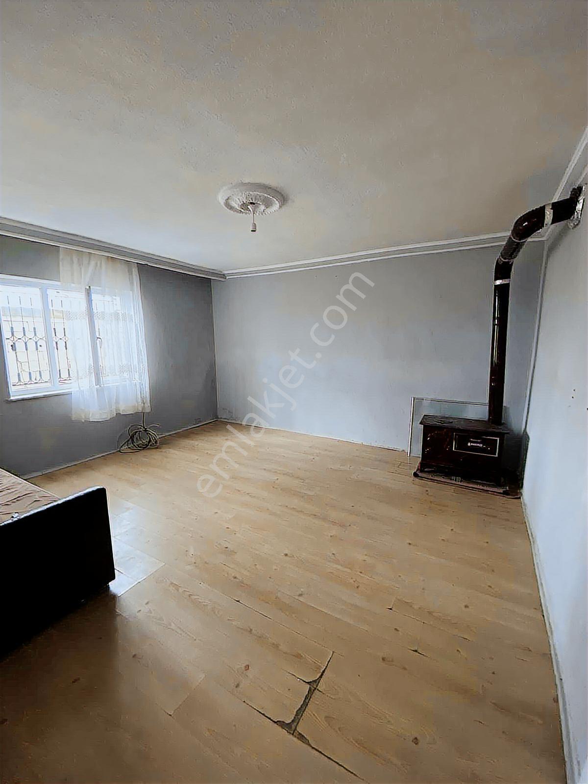 Saraçoğlunda Caddeye Cephe 703m2 Arsa İçinde Satılık Müstakil Ev — fotoğraf 10