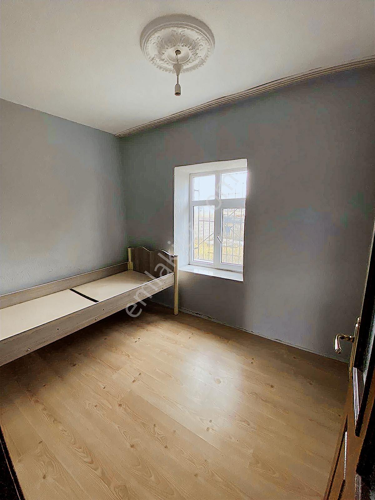 Saraçoğlunda Caddeye Cephe 703m2 Arsa İçinde Satılık Müstakil Ev — fotoğraf 18