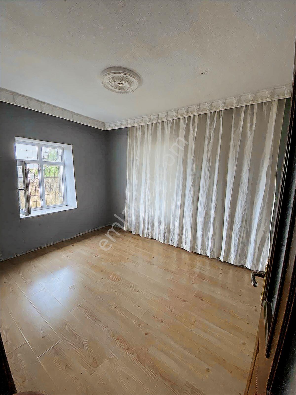 Saraçoğlunda Caddeye Cephe 703m2 Arsa İçinde Satılık Müstakil Ev — fotoğraf 19