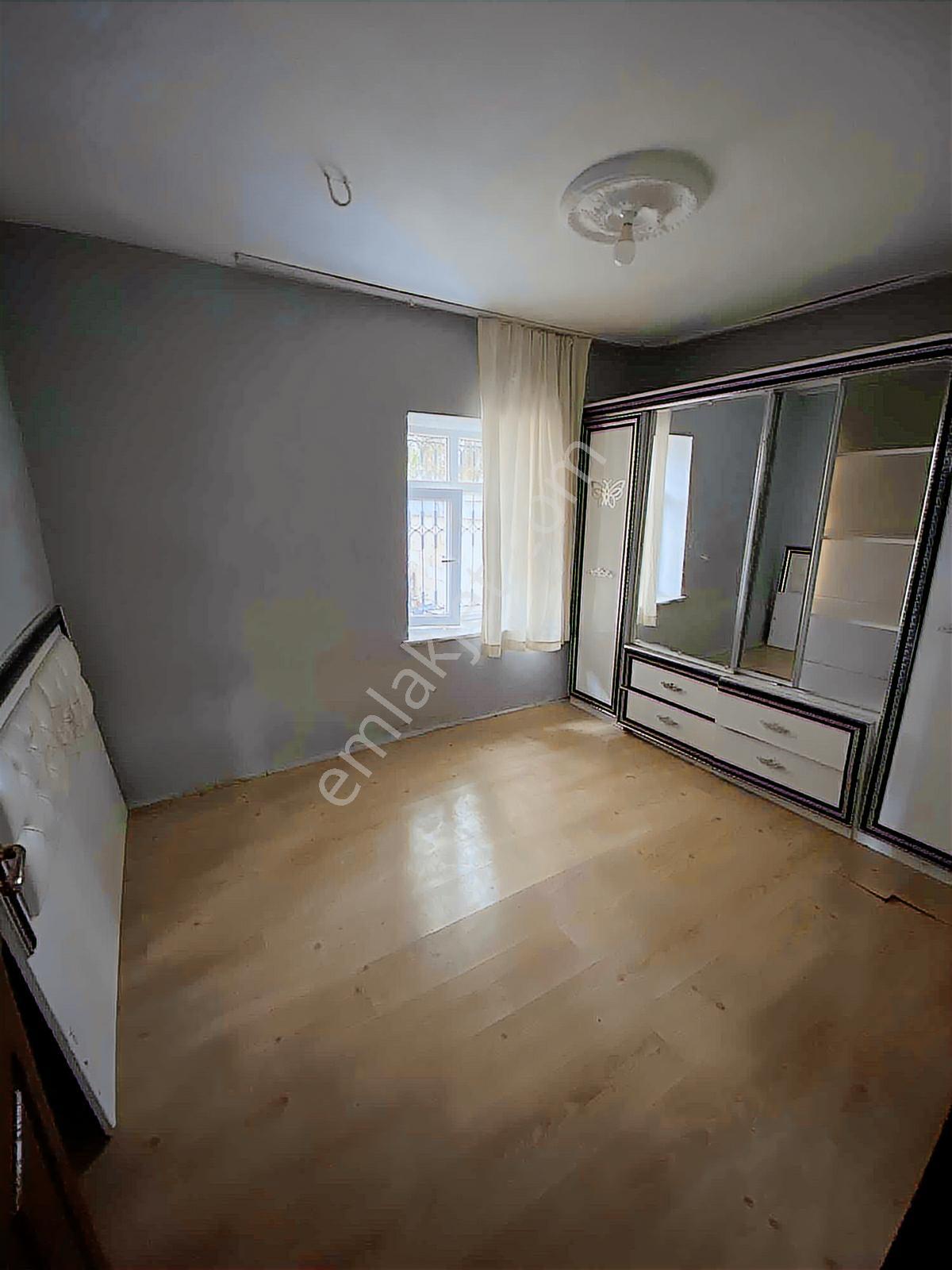 Saraçoğlunda Caddeye Cephe 703m2 Arsa İçinde Satılık Müstakil Ev — fotoğraf 20