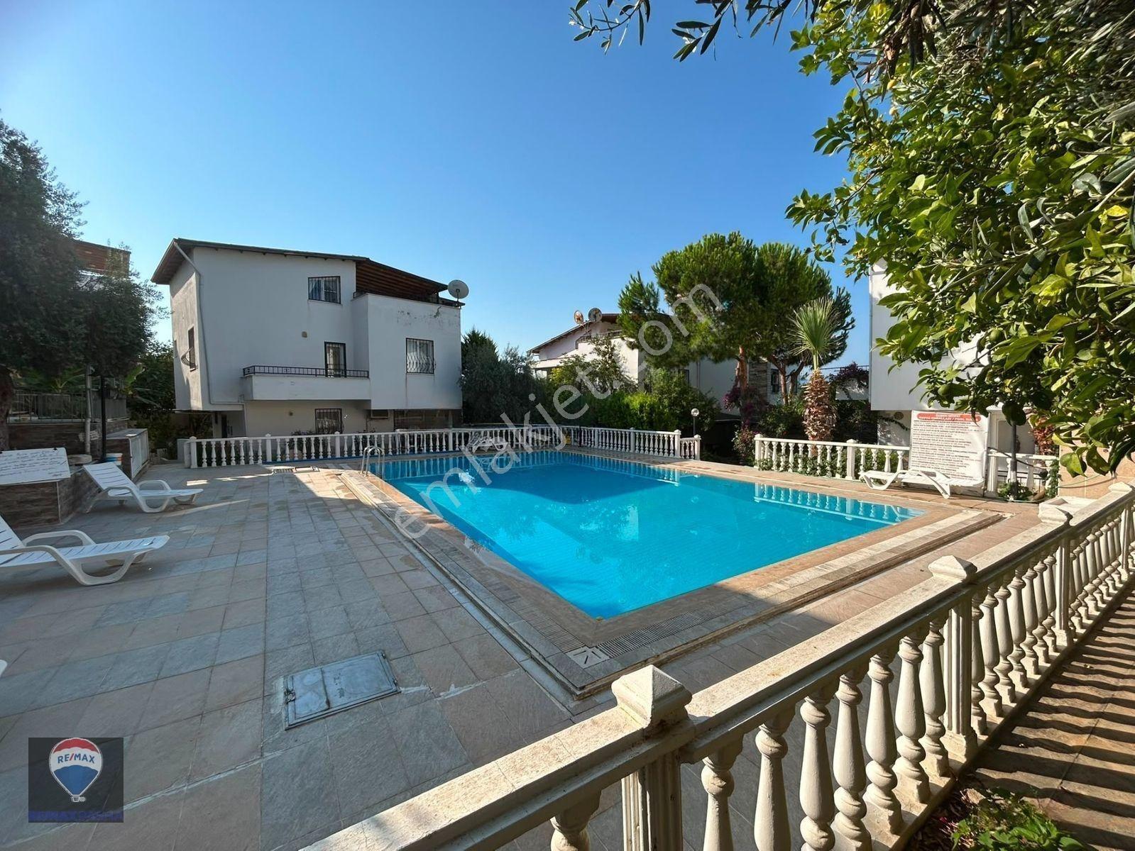 Kuşadası Kadınlar Denizine Yürüme Mesafesinde 4+1 Villa