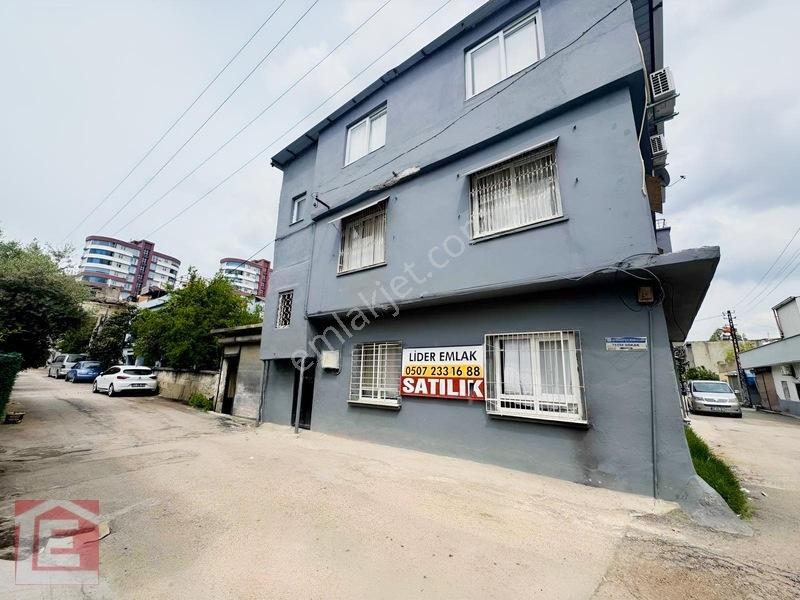 Lider'den Gürselpaşada 178m2 Arsa İçinde 3 Katlı 3 Satılık Ev — fotoğraf 2