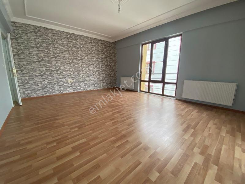 Yeni Mahallede Satılık 3+1 Geniş Daire — fotoğraf 3