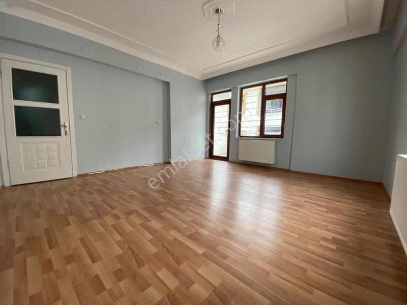 Yeni Mahallede Satılık 3+1 Geniş Daire — fotoğraf 5
