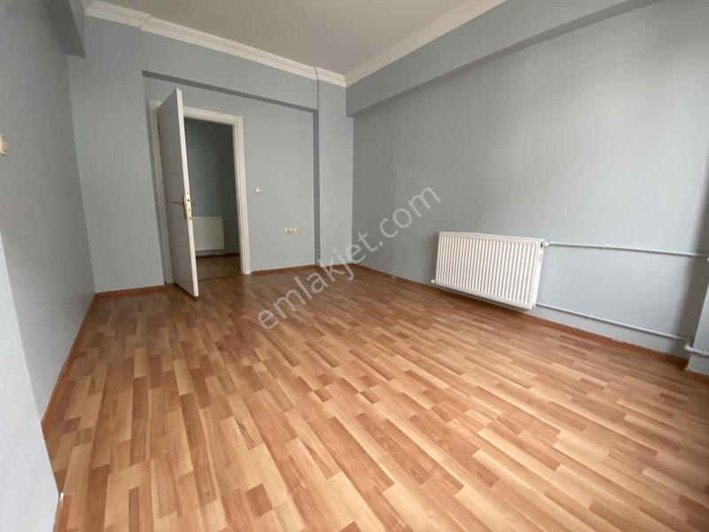 Yeni Mahallede Satılık 3+1 Geniş Daire — fotoğraf 8