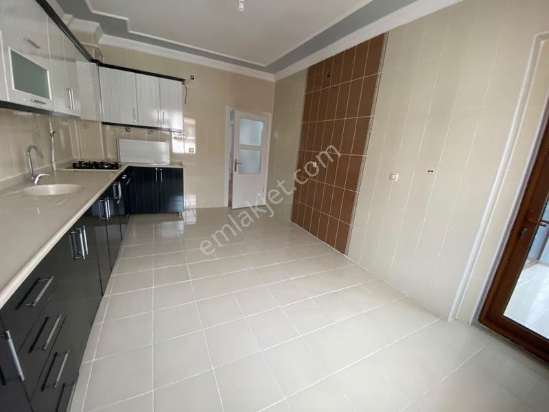 Yeni Mahallede Satılık 3+1 Geniş Daire — fotoğraf 14