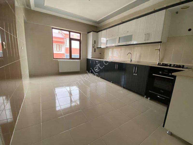 Yeni Mahallede Satılık 3+1 Geniş Daire — fotoğraf 16