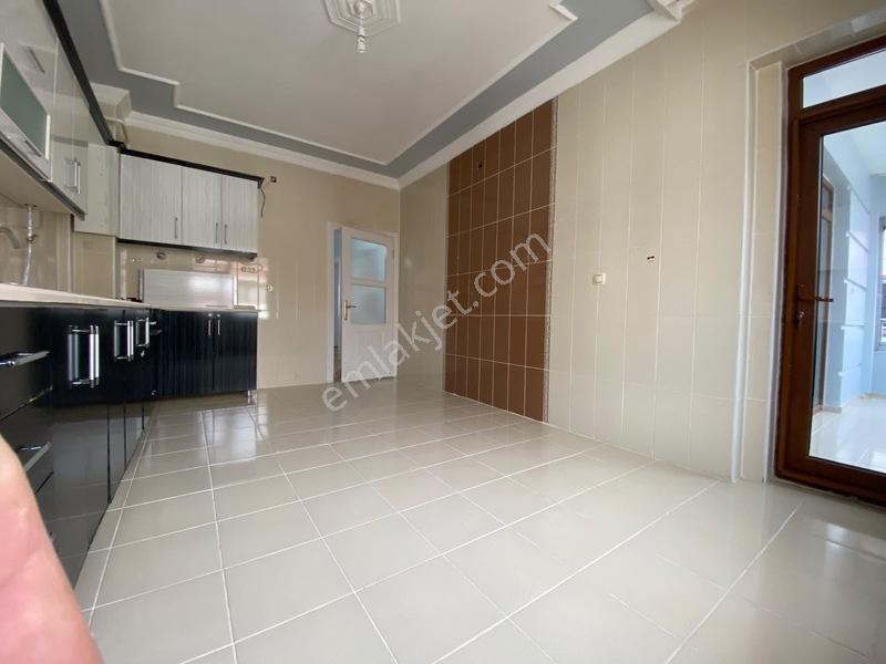 Yeni Mahallede Satılık 3+1 Geniş Daire — fotoğraf 17