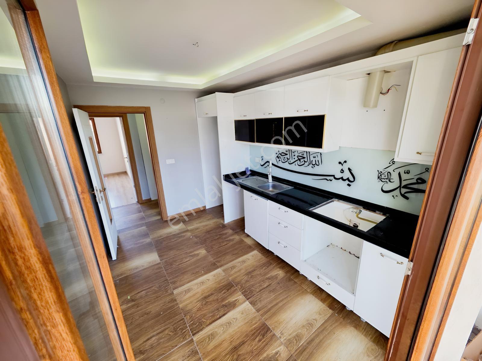 Çobançeşme Mah.ecevit Bulvarı Civarı 3+1 6 Yaşında İskanlı Daire — fotoğraf 4