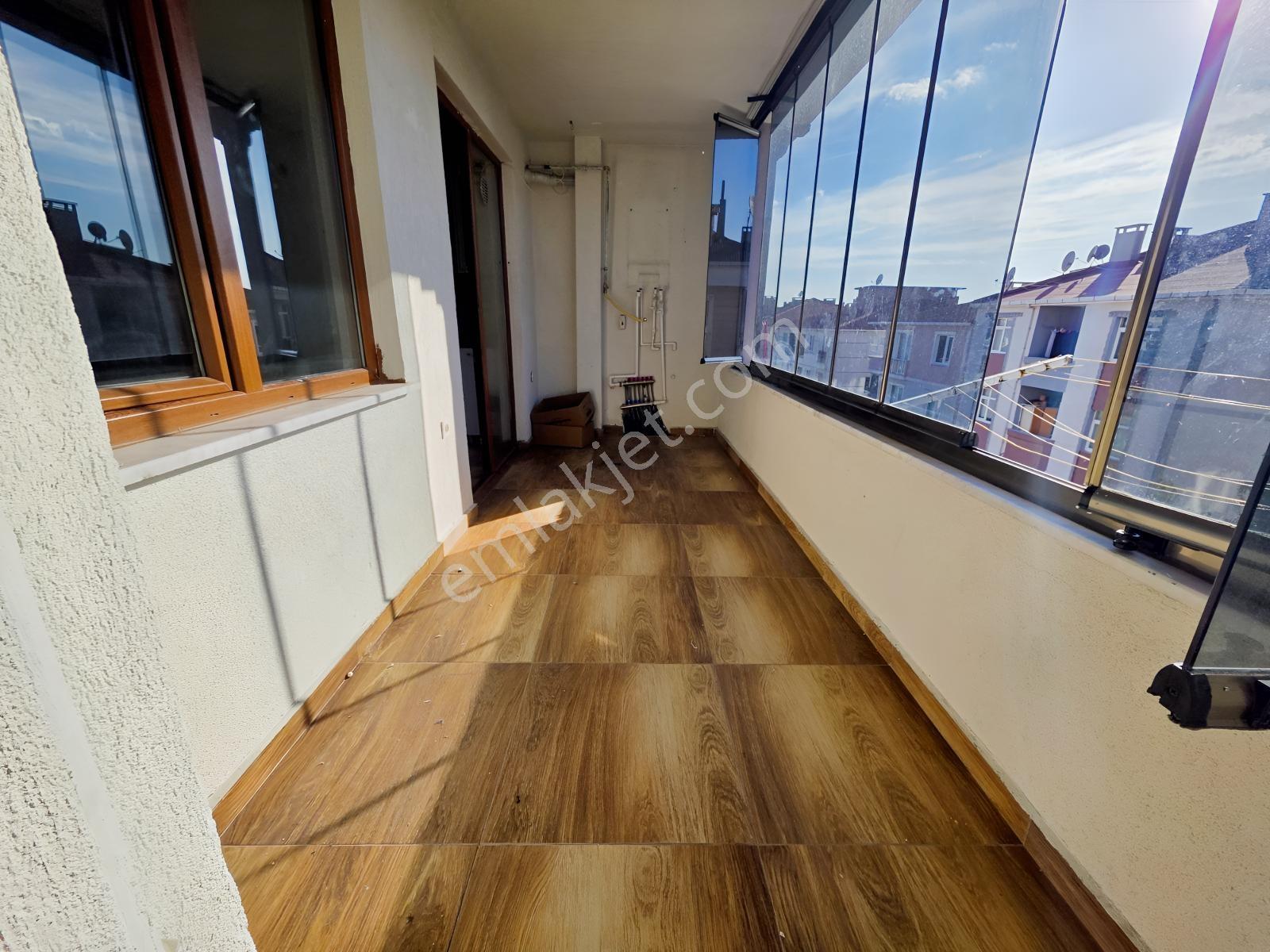 Çobançeşme Mah.ecevit Bulvarı Civarı 3+1 6 Yaşında İskanlı Daire — fotoğraf 5