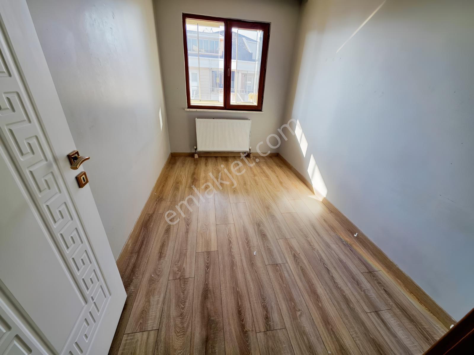 Çobançeşme Mah.ecevit Bulvarı Civarı 3+1 6 Yaşında İskanlı Daire — fotoğraf 11