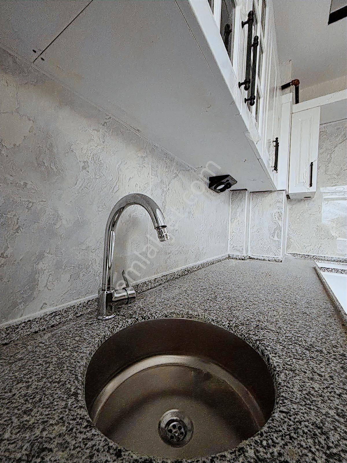 Alakova'da Satılık 2+1 Daire Eminevim Vb. Kuruluşlara Uygundur — fotoğraf 4