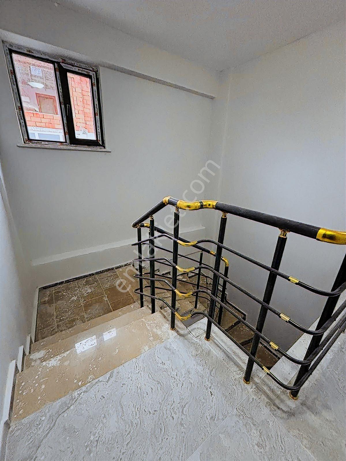 Alakova'da Satılık 2+1 Daire Eminevim Vb. Kuruluşlara Uygundur — fotoğraf 17