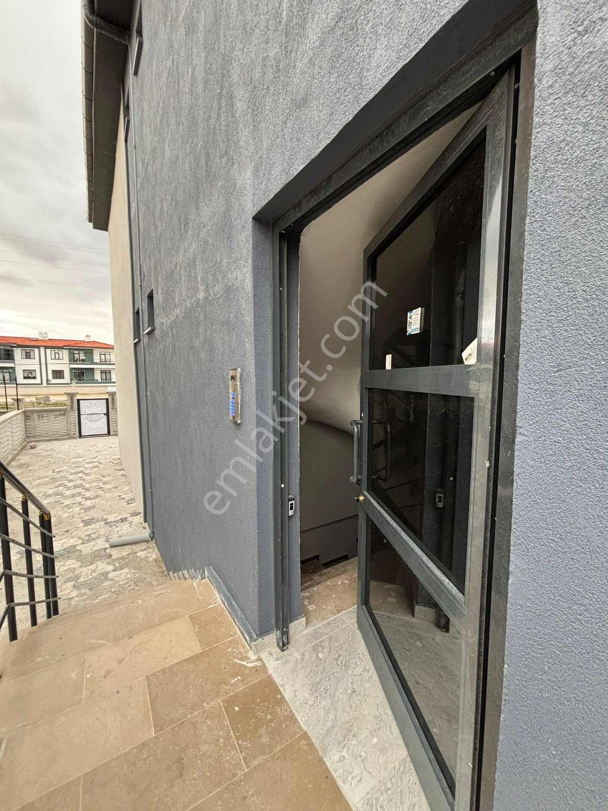 Alakova'da Satılık 2+1 Daire Eminevim Vb. Kuruluşlara Uygundur — fotoğraf 19