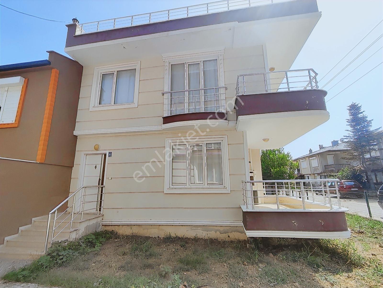 Nuhoğlu'ndan Satılık Denize 150 Metre Müstakil ,4+1 Triplex — fotoğraf 2