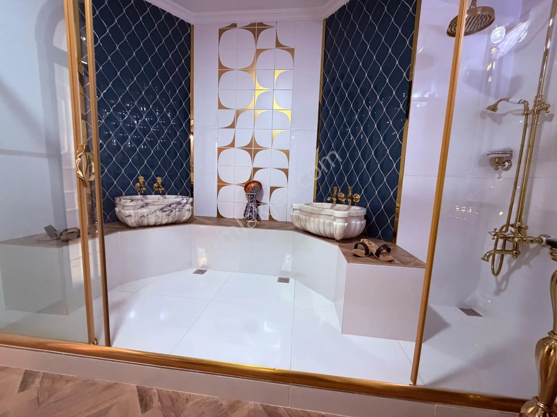 Ay Işığı Gayrimenkul'den 24 Ağustos Bulvarı Cadde Üzeri Villa Tadında Satılık 4+1 Daire — fotoğraf 2