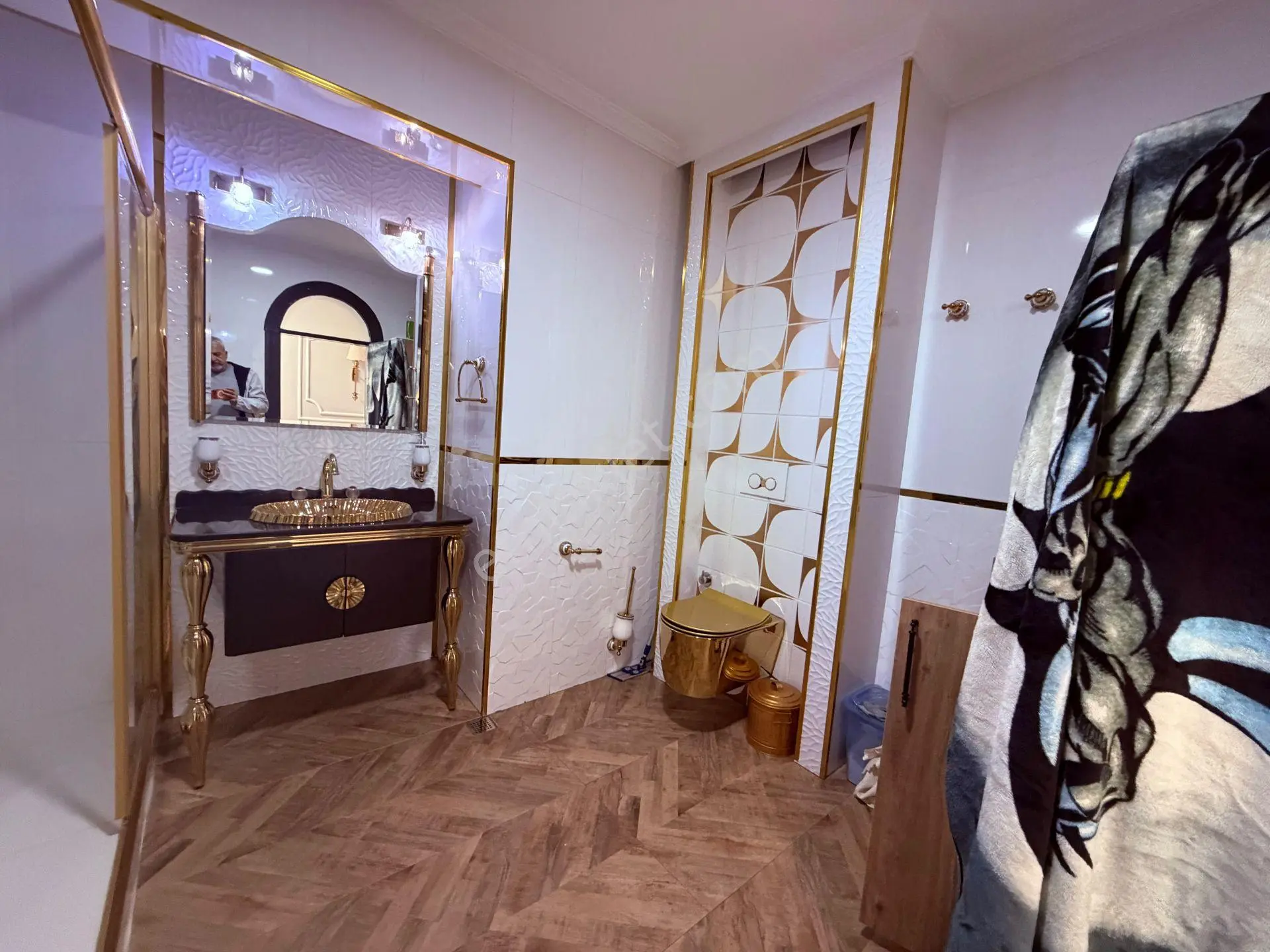 Ay Işığı Gayrimenkul'den 24 Ağustos Bulvarı Cadde Üzeri Villa Tadında Satılık 4+1 Daire — fotoğraf 3