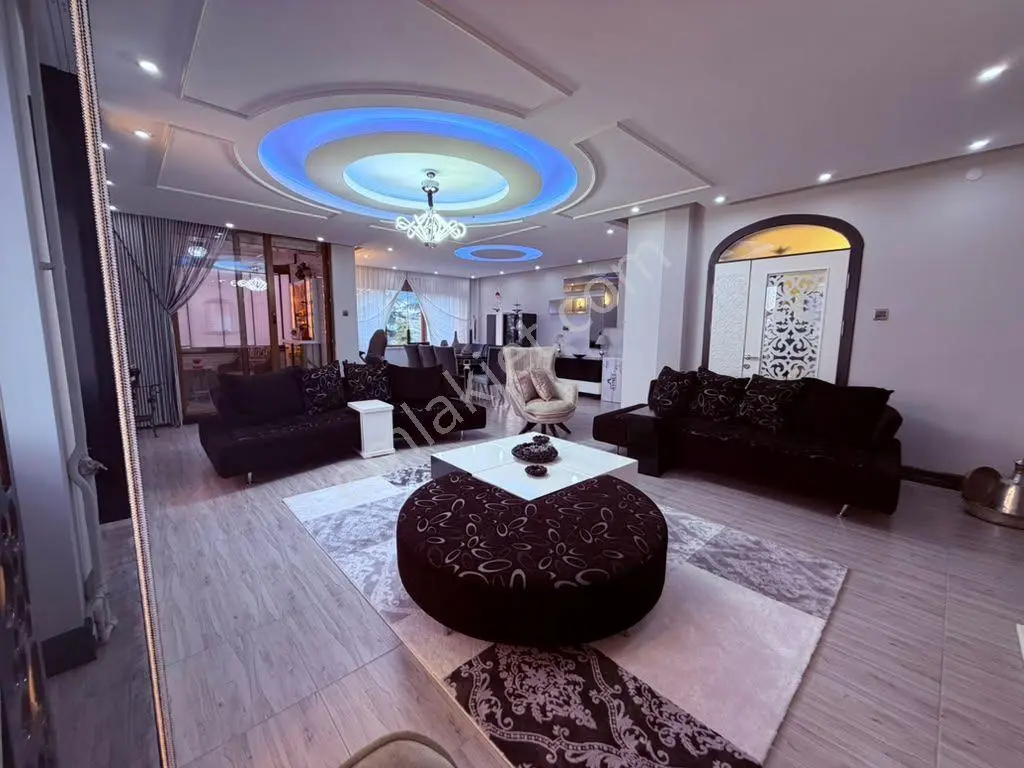 Ay Işığı Gayrimenkul'den 24 Ağustos Bulvarı Cadde Üzeri Villa Tadında Satılık 4+1 Daire — fotoğraf 9