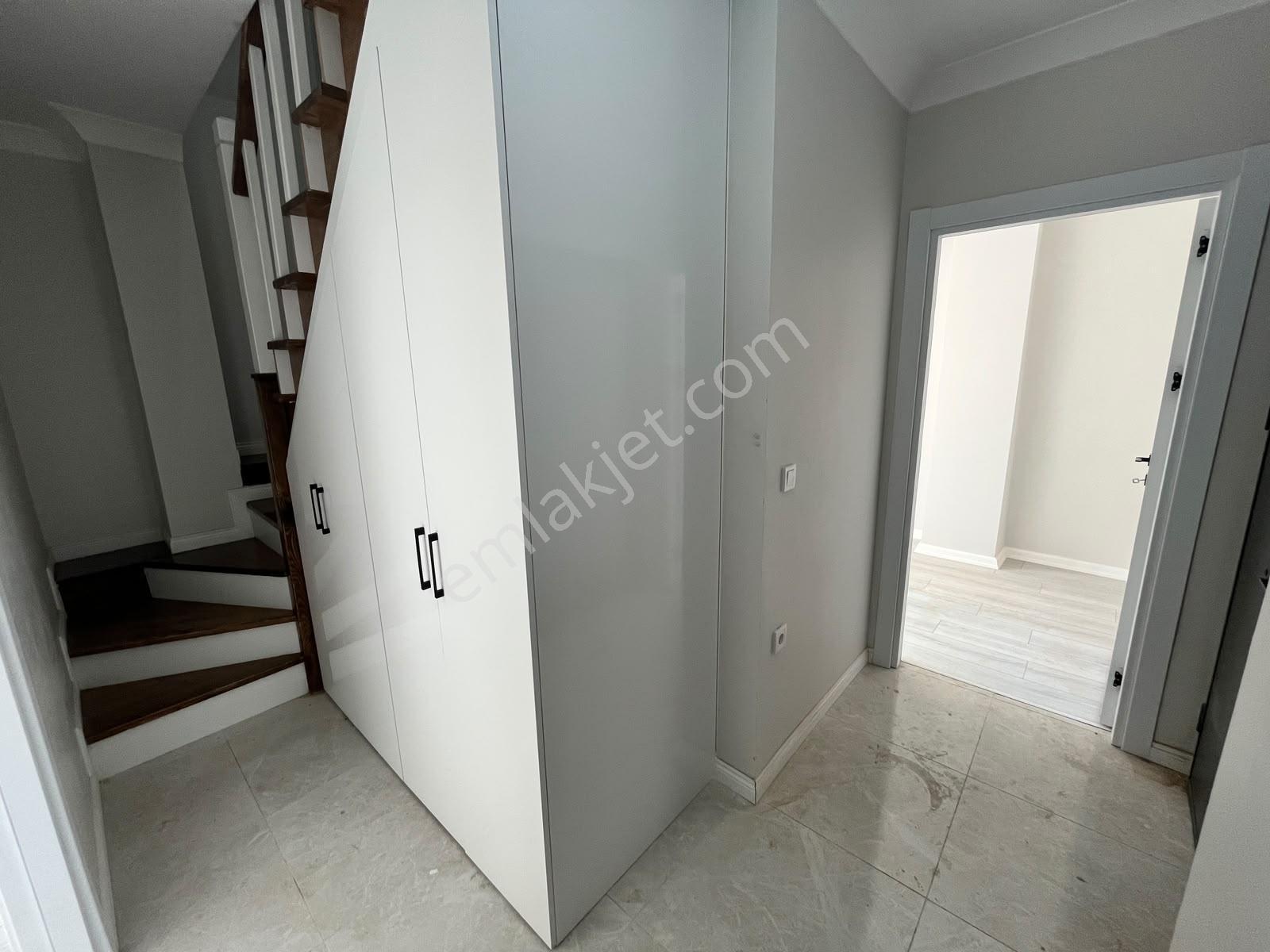 Mimarsinanda Satılık Tam Camlı Ferah 2+1 Ters Dubleks — fotoğraf 9