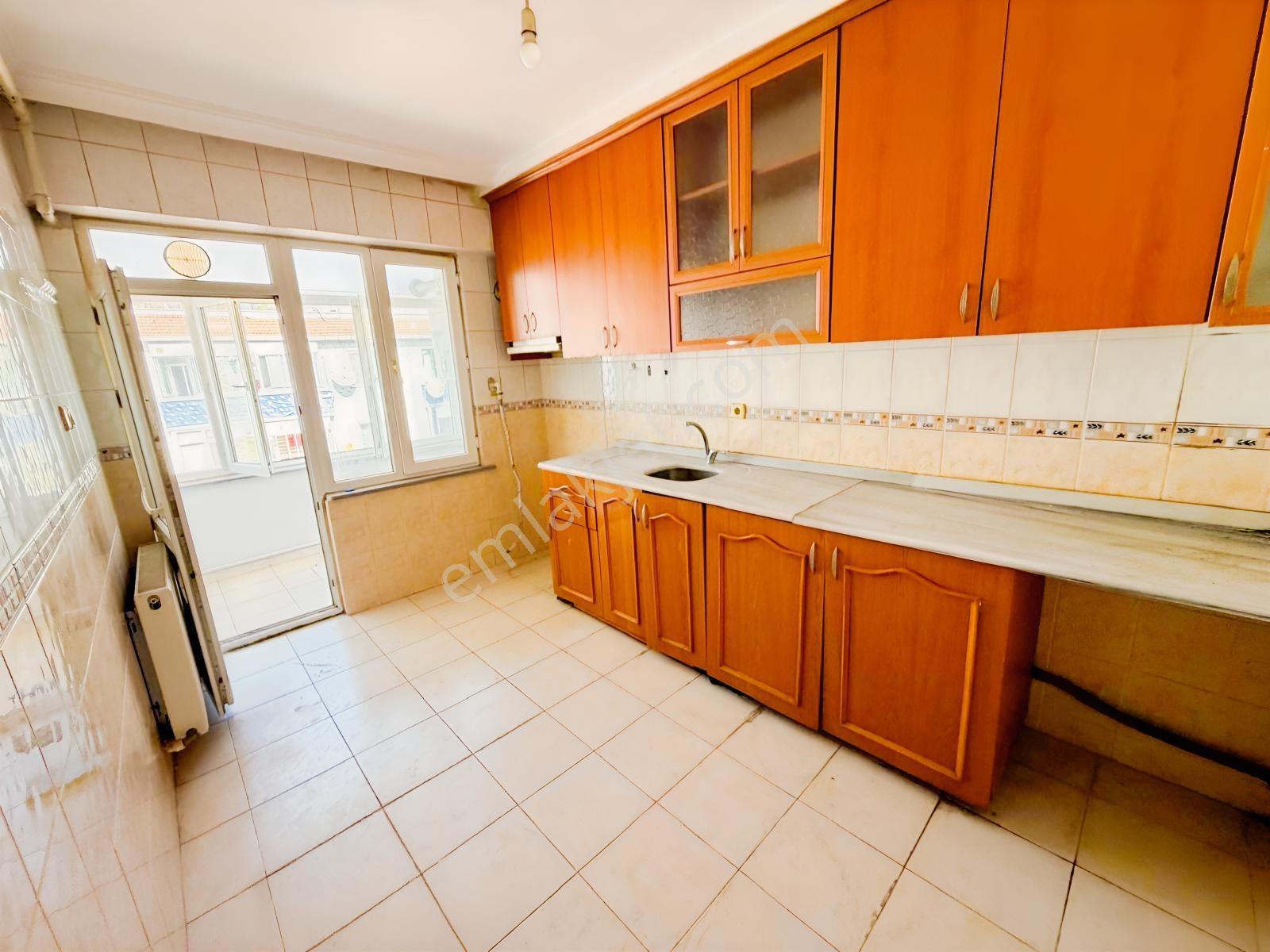 Edirne Kıyık Ana Cadde Üzerinde Satılık 2+1 Daire