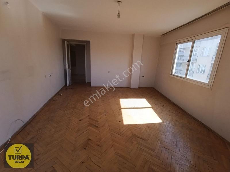Şirinyer Menderes Cad. Arakat Ayrı Mutfak 3+1 — fotoğraf 3