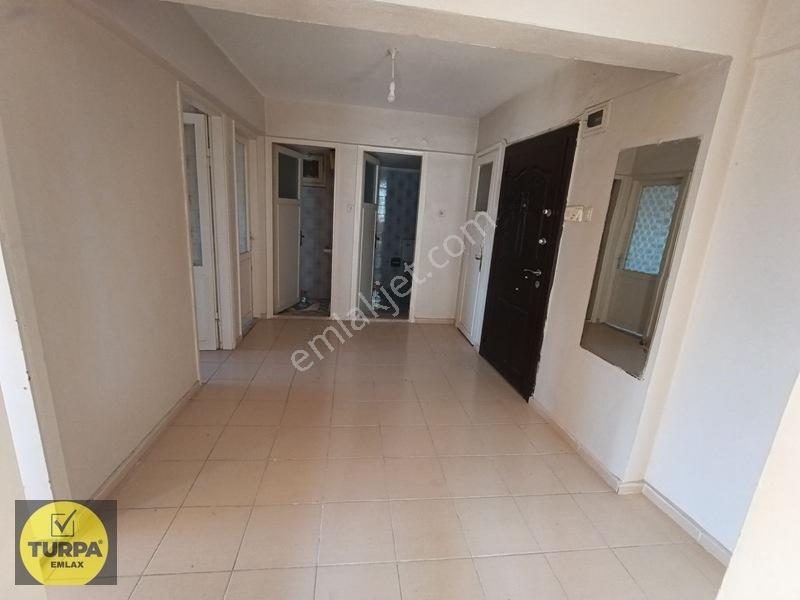 Şirinyer Menderes Cad. Arakat Ayrı Mutfak 3+1 — fotoğraf 5