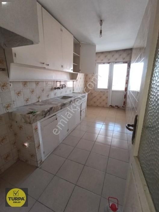 Şirinyer Menderes Cad. Arakat Ayrı Mutfak 3+1 — fotoğraf 13
