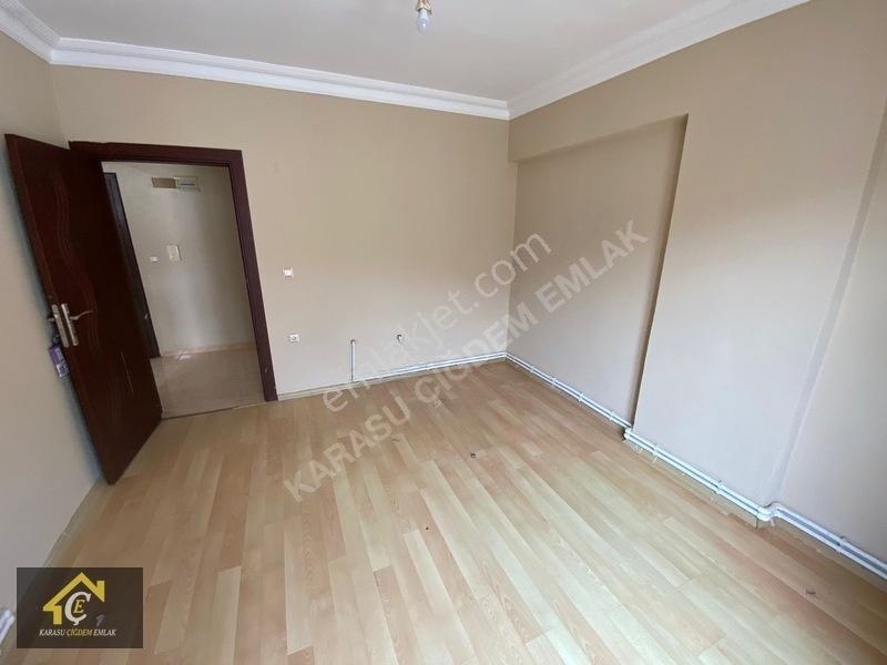 Karasu ^^akkum^^da Denize 30 Metre & Kombili & 3.kat ^^2+1^^ — fotoğraf 22