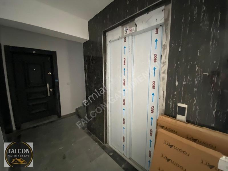 Falcon Dan Taşyaka Da Fırsat 3+1 — fotoğraf 5