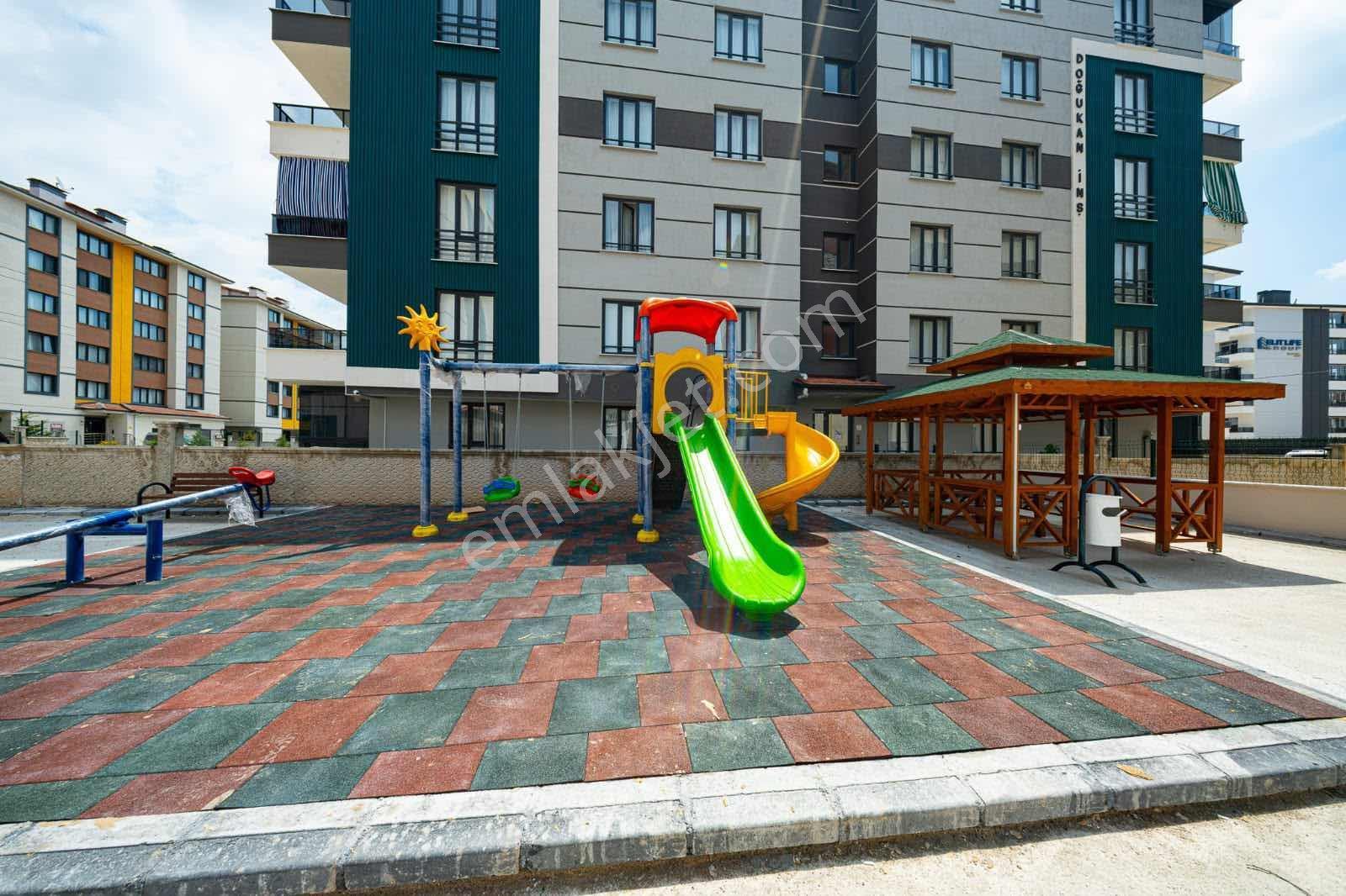 Cengizler'den Menzil Caddesin'de Satılık 3+1 Arakat Daire — fotoğraf 39