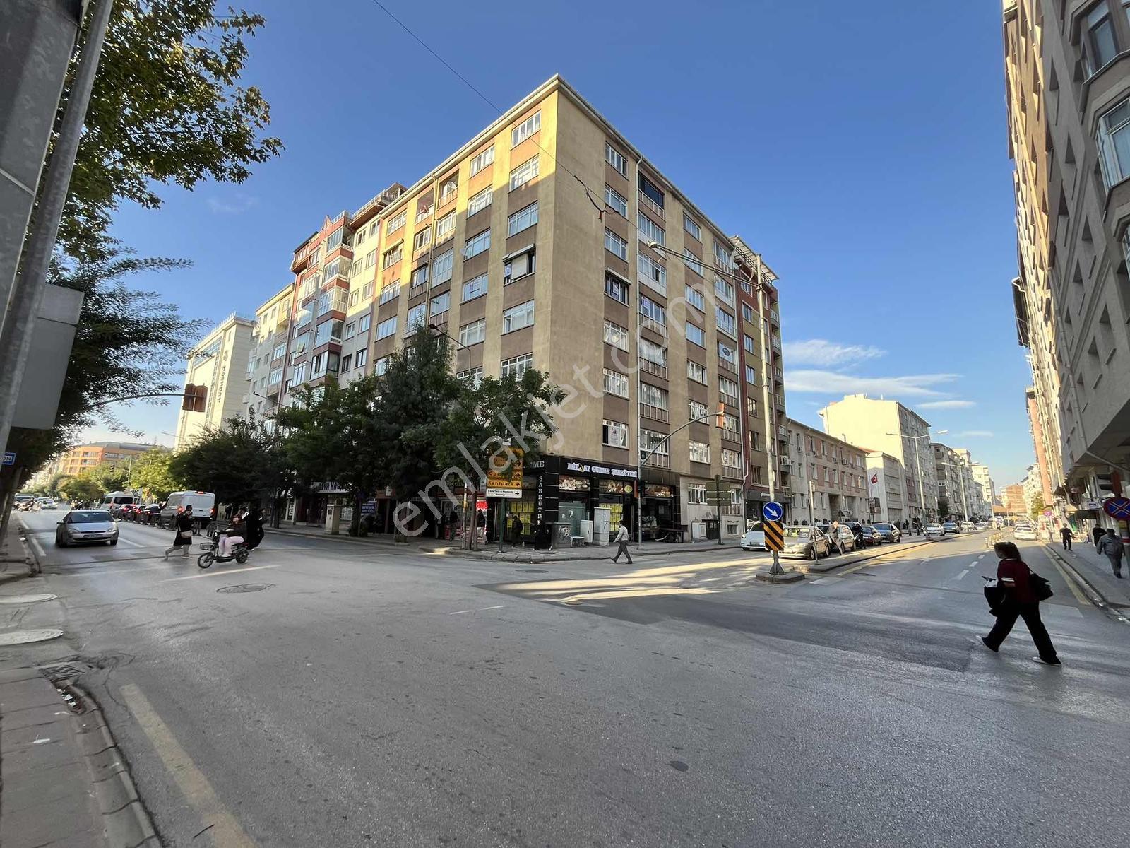 Dialog Dağ/atatürk Cd - S. Çakır Cd Köşesi 2+1 110 M2 Köşe Daire — fotoğraf 2
