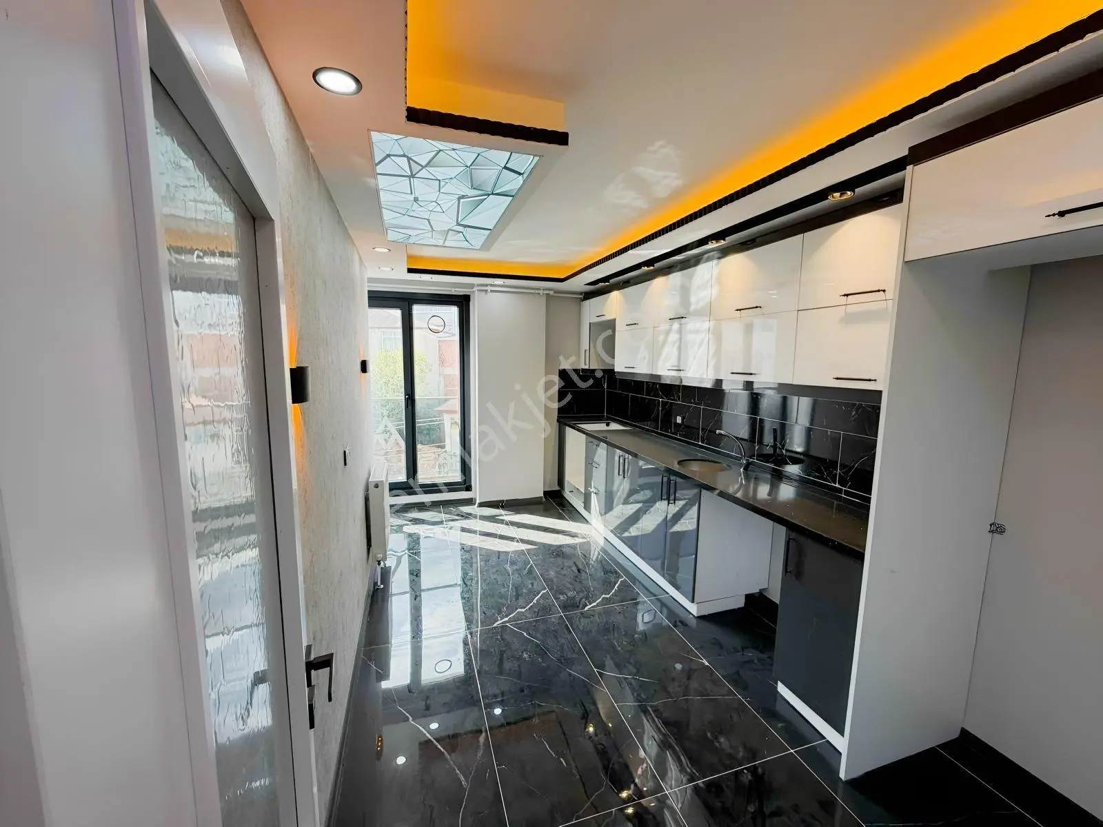 Mevlana Mahallesinde Sıfır Satılık 4+1 Dubleks Daire — fotoğraf 5