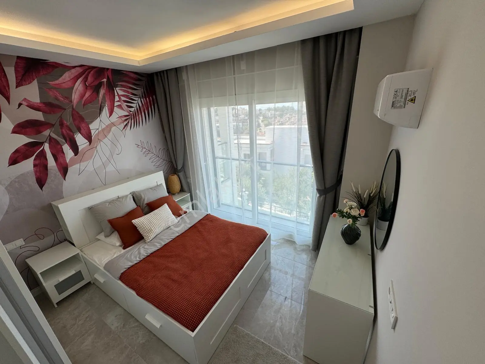 Kuşadası Kadınlar Denizi’nde Deniz Manzaralı, Havuzlu Sitede 1+1 Satılık Daire — fotoğraf 8