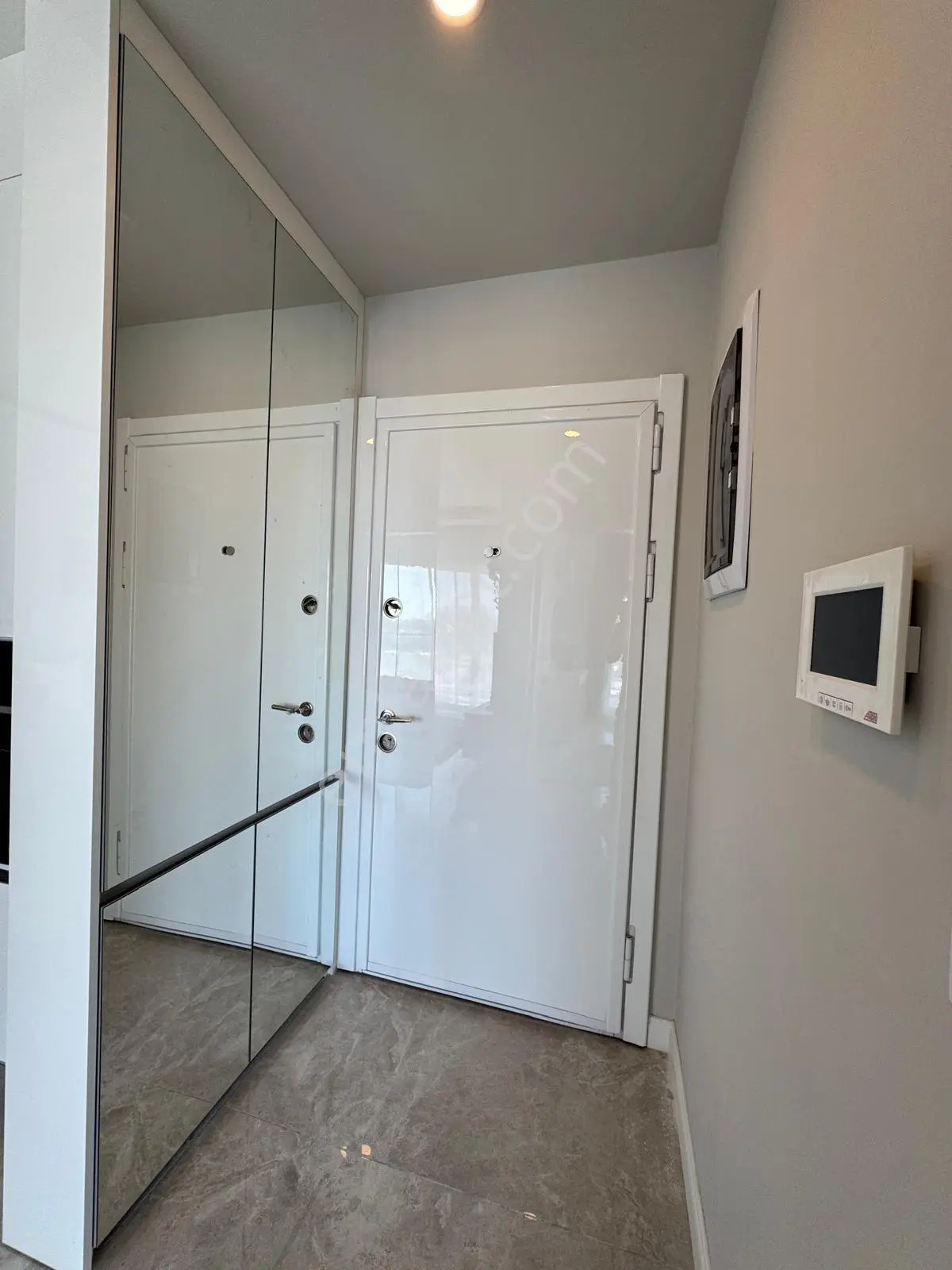 Kuşadası Kadınlar Denizi’nde Deniz Manzaralı, Havuzlu Sitede 1+1 Satılık Daire — fotoğraf 12