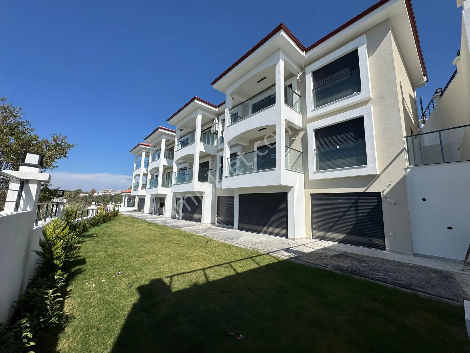 Kuşadası Kadınlar Denizi’nde Deniz Manzaralı, Havuzlu Sitede 1+1 Satılık Daire — fotoğraf 21