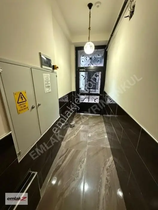Emlak Z' Den ⫸ Ｆｉｒｓａt⫸ Aydınlıkevler'de 1+1 Satılık Daire — fotoğraf 3